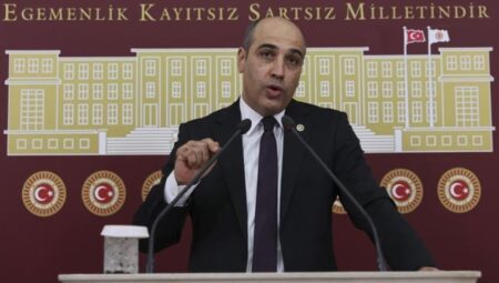 CHP’li Fikret Şahin: ‘AKP doktora düşmanca halini sürdürüyor’