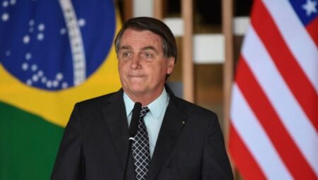 Eski Brezilya Devlet Lideri Bolsonaro ülkesine dönüyor