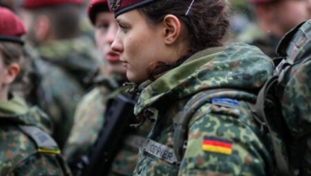 Alman Savunma Bakanı: Envanterin yenilenmesi 2030’a kadar sürebilir