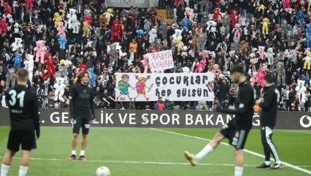 Beşiktaş, ‘Bu Kitap Sana Arkadaşım’ projesini Galatasaray maçıyla başlatacak
