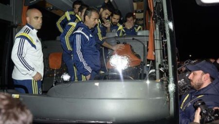 Fenerbahçe’den otobüs saldırısına reaksiyon: ‘Fenerbahçe grubuna suikast teşebbüsünde bulunulmuştur’