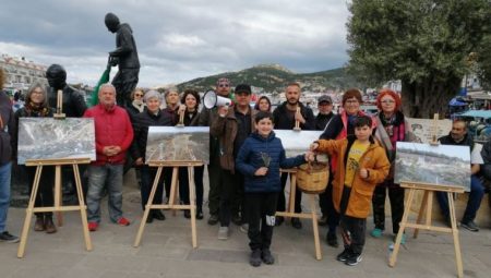 Foça’da taş ocaklarına karşı sergili protesto