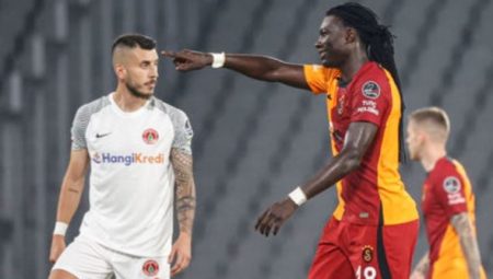 Galatasaray’da Bafetimbi Gomis’ten tezlere karşılık