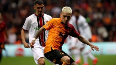 Galatasaraylı futbolcu Lucas Torreira: ‘Hala zirvedeyiz’