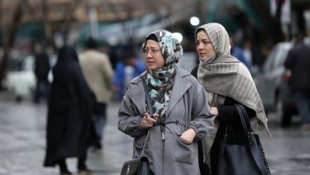 İran’da başörtüsü takmayanlara hizmet veren işletmeler mühürlendi