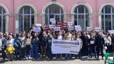 İTÜ’de ‘görevden alma’ protestosu: ‘Akademiyi susturma çabası’