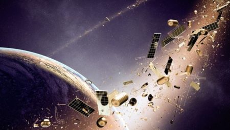 Uzay çöpleri, uydular ve uzay araçları için tehlikeli