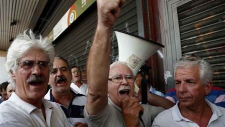 Yunanistan’da emeklilerden artırım aksiyonu