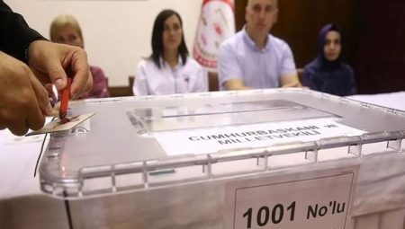 AKP’liler Hakkari’de seçim sonuçlarına itiraz etti