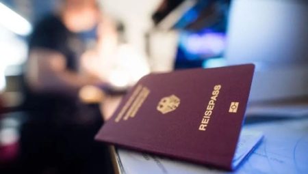 Almanya, vatandaşlığa kabul kaidelerini esnekleştiriyor