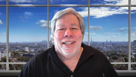 Apple’ın kurucu ortağı Steve Wozniak: Yapay zeka, dolandırıcılıkların tespitini zorlaştırabilir