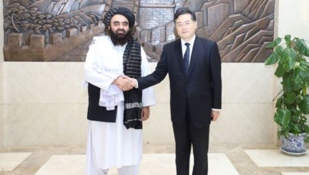 Çin Dışişleri Bakanı: Afganistan’da en kısa müddette istikrarın sağlanmasına yardım edeceğiz