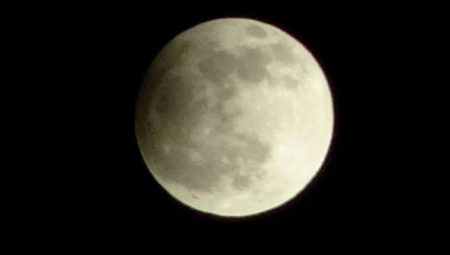 Diyarbakır ve Şırnak’ta ‘Yarı gölgeli ay’ tutulması görüntülendi