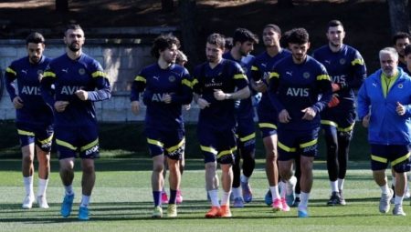Fenerbahçe’nin Sivasspor maçı kamp takımı aşikâr oldu