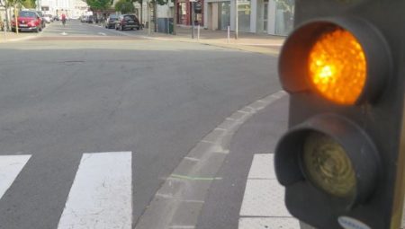 Fransa’da trafik lambalarına turuncu ışık eklendi