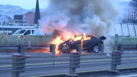 Haliç Köprüsü’nde panik anları: Araba alev alev yandı