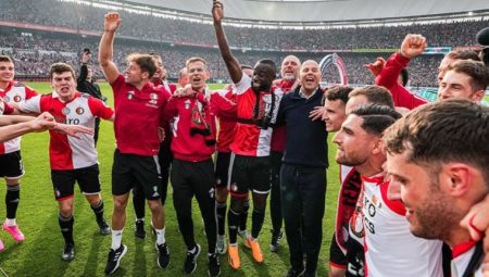 Hollanda’da şampiyon Feyenoord!