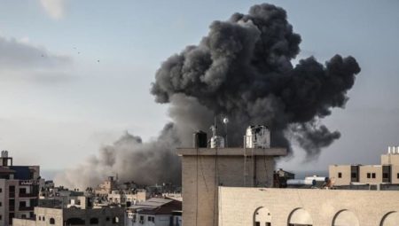 İsrail, Gazze Şeridi’ne saldırdı