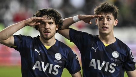 Napoli’nin gözü Fenerbahçeli iki yıldızda!
