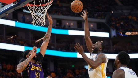 NBA’de Golden State Warriors, Los Angeles Lakers’ı yenerek seriyi 1-1 yaptı