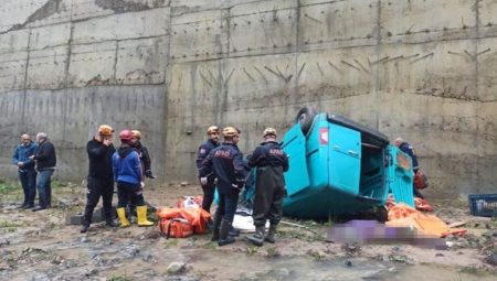 Rize’de dereye düşen araçtaki 4 kişi öldü, 1 kişi yaralandı