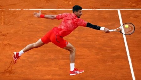Sırp tenisçi Novak Djokovic birinci tıpta zorlanmadı