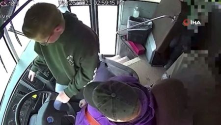 Sürücüsü bayılan okul otobüsünü durdurdu, faciayı önledi