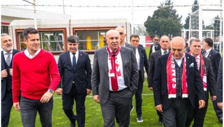 TFF Lideri Büyükekşi, Samsunspor tesislerini inceledi